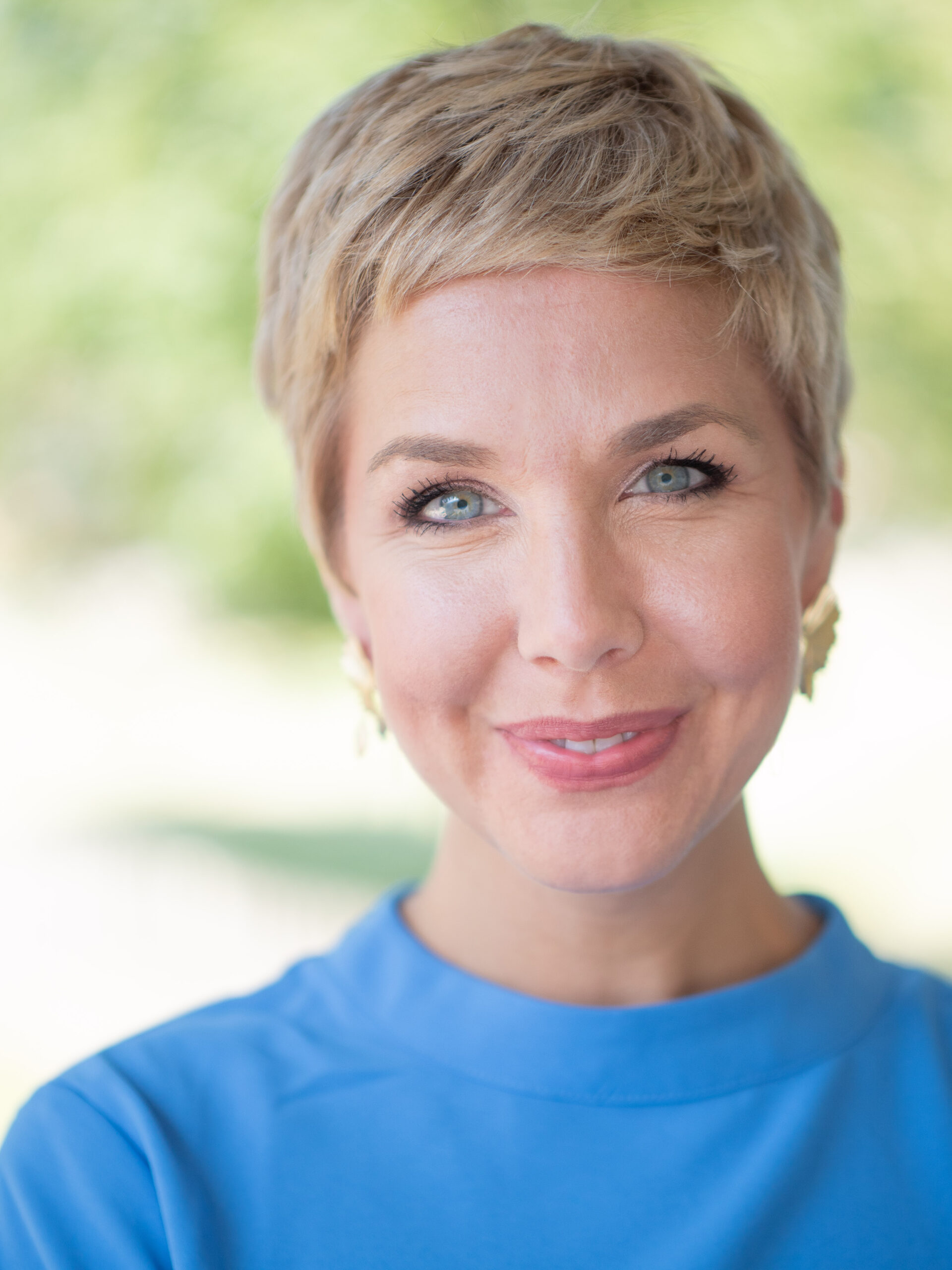 Book Headshot P5910258